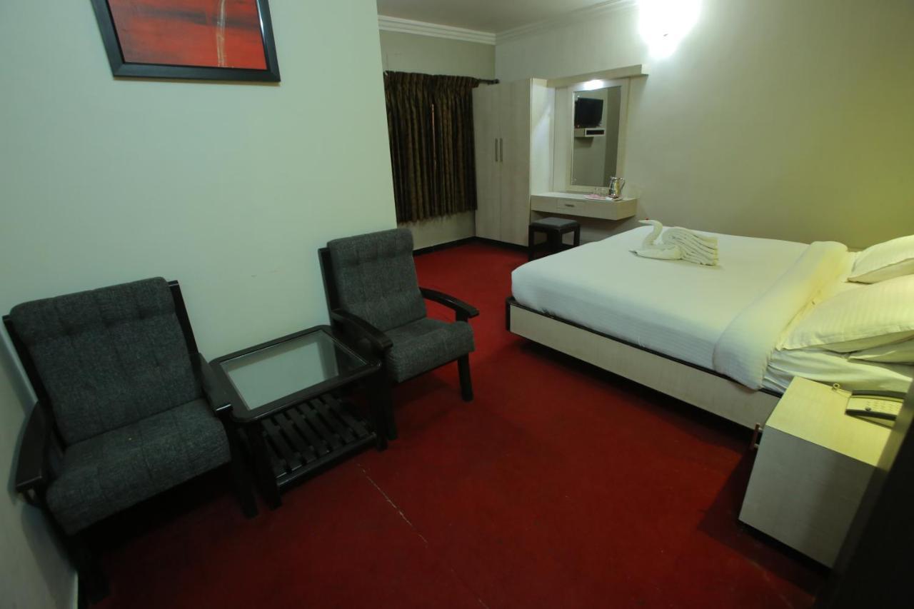 Hotel City Palace Ooty Bagian luar foto