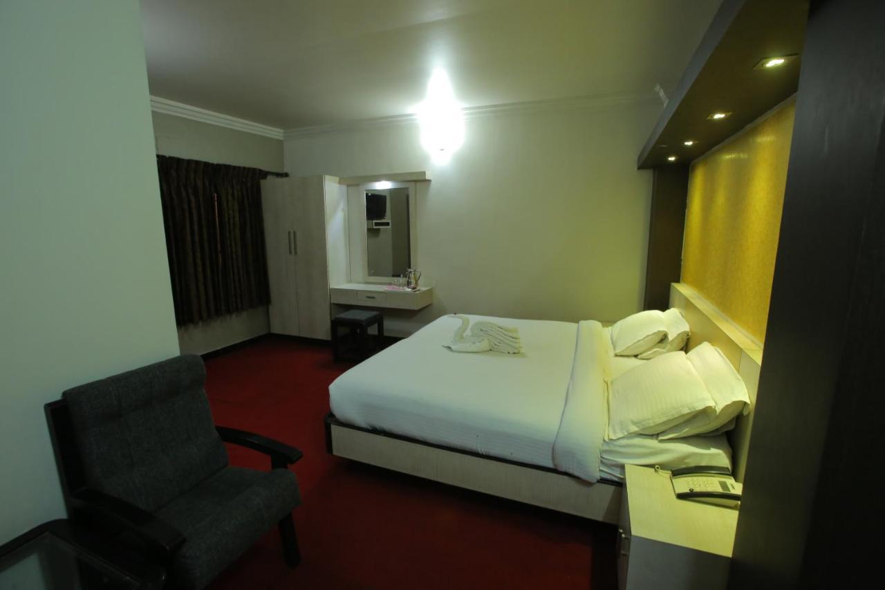 Hotel City Palace Ooty Bagian luar foto