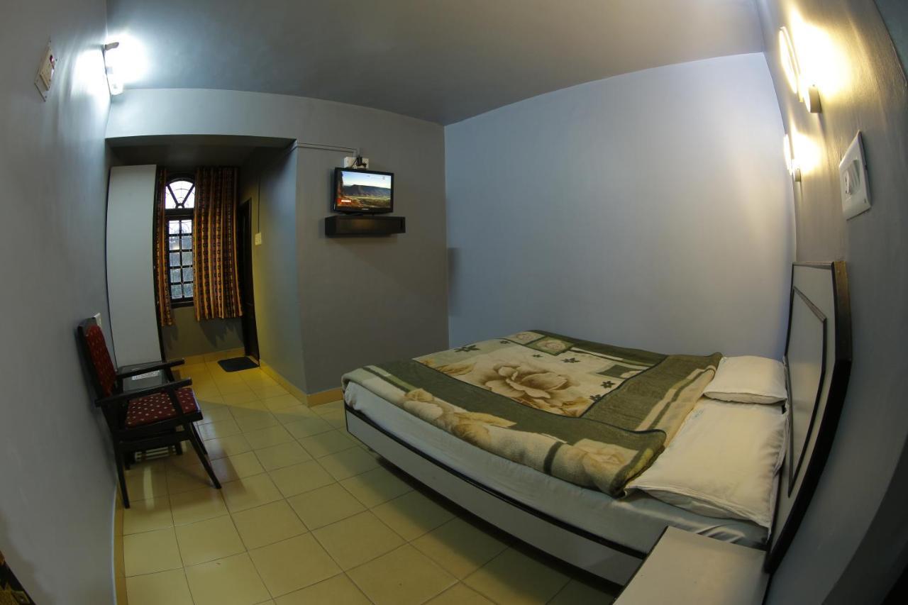 Hotel City Palace Ooty Bagian luar foto