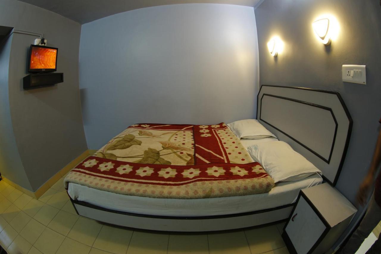 Hotel City Palace Ooty Bagian luar foto