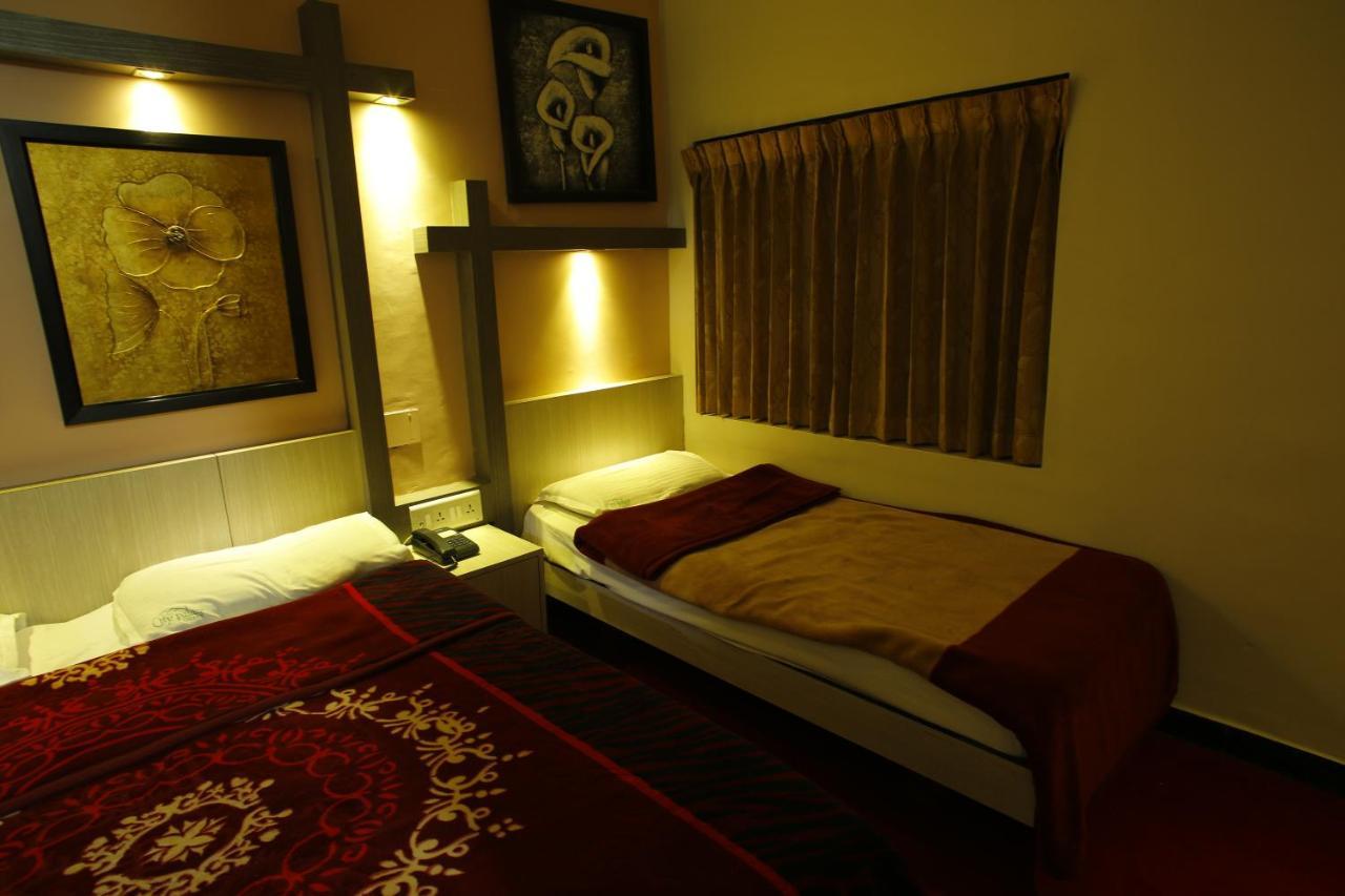 Hotel City Palace Ooty Bagian luar foto