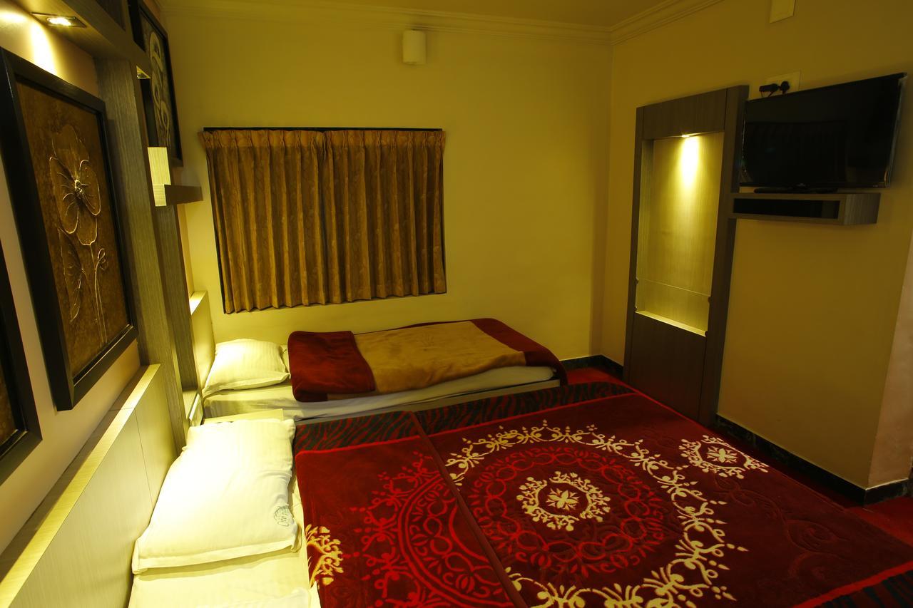 Hotel City Palace Ooty Bagian luar foto