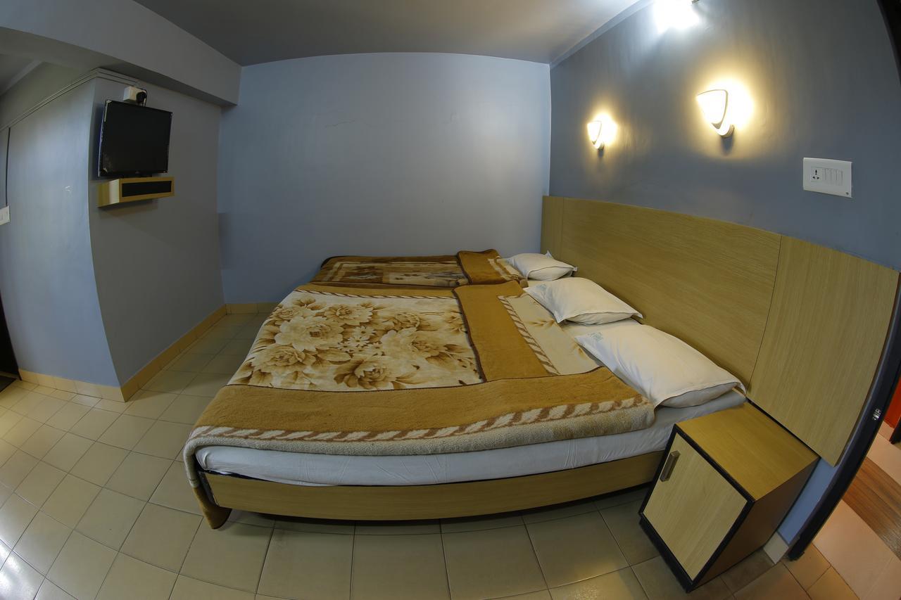 Hotel City Palace Ooty Bagian luar foto
